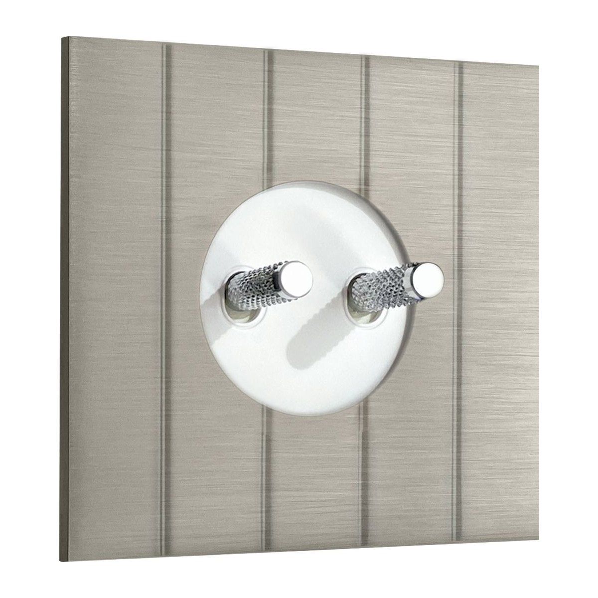 Studio · Satin Nickel · Interruptor de doble palanca